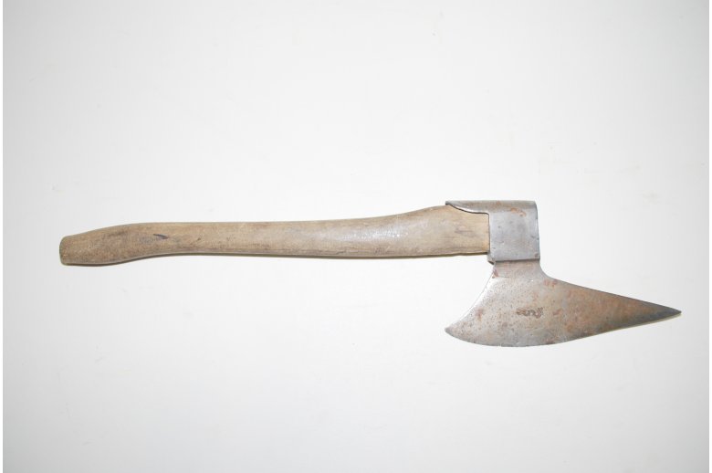 Axe - 67 cm