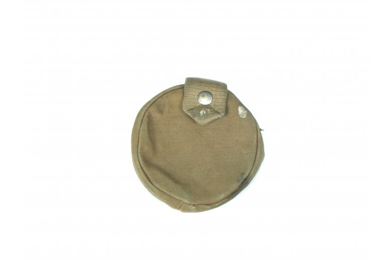 Pouch for submachine gun drum magazine